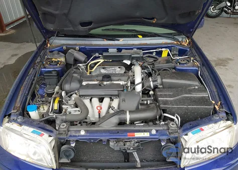 2004 Volvo V40 A/Lse из США, поврежденный, VIN YV1VW275X4F102453